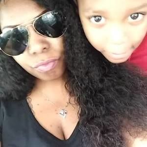 Meet your Posher, Deedee